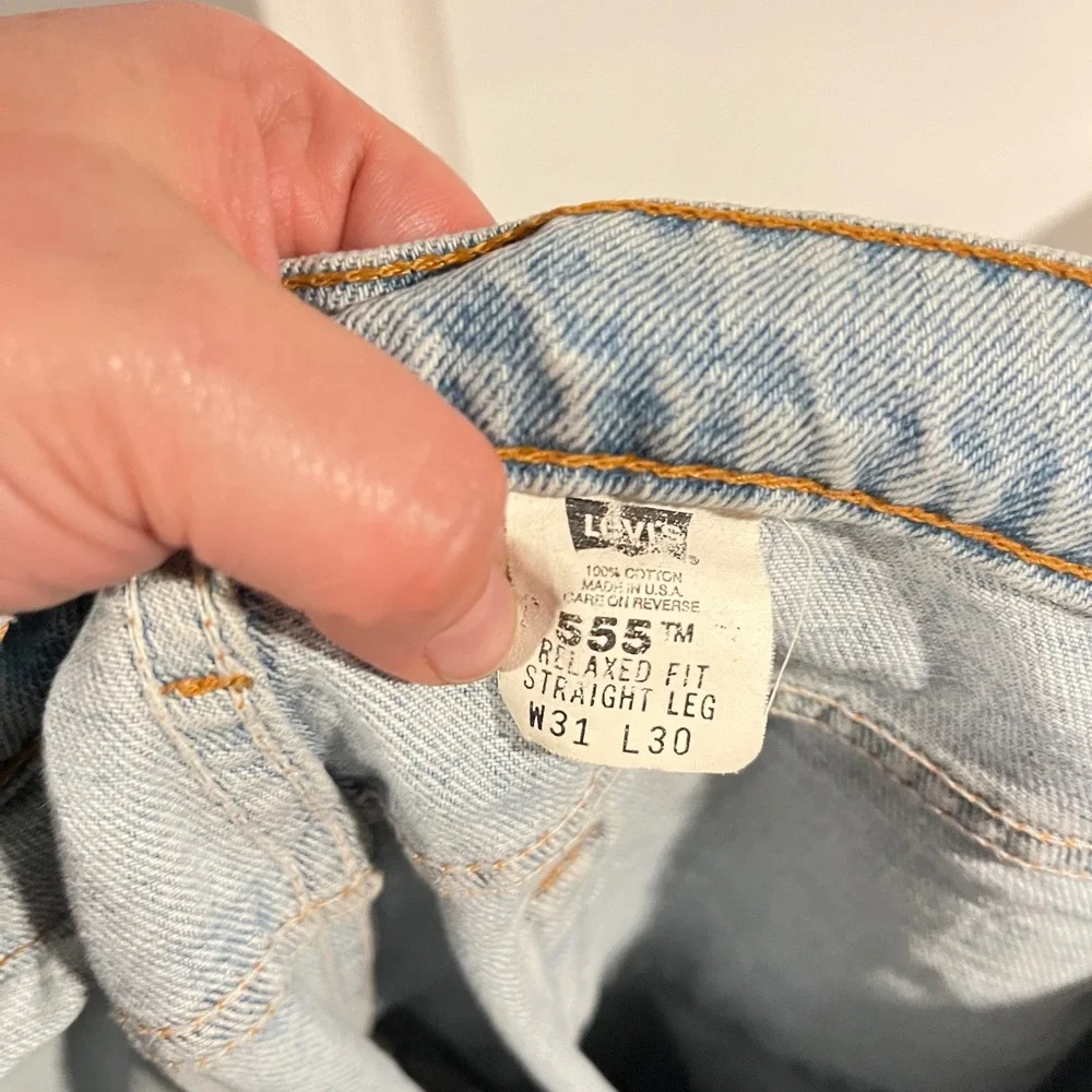 Vintage Levis 555 Relaxed Fit Straight Leg Jeans Light Wash Made in USA 31x30